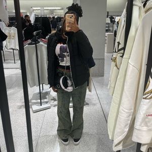 Meet your Posher, Ivy